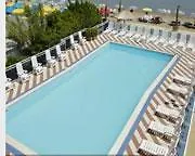 Club Bikini & Tropicana فندق 3*